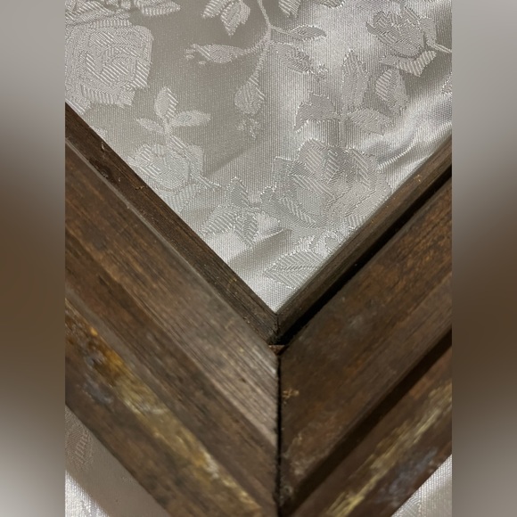 Antique Victorian Deep Walnut with gold trim Picture Frame - Picture 15 of 15